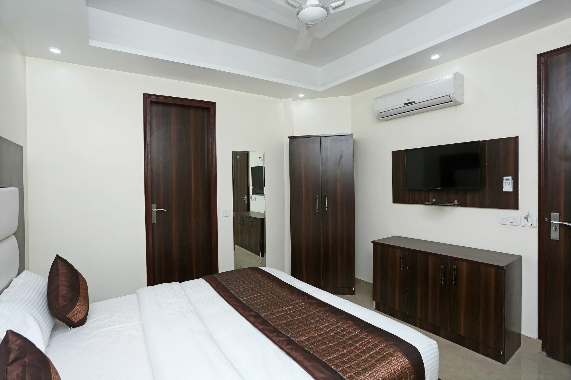 Oyo 11505 Classic Park New Delhi