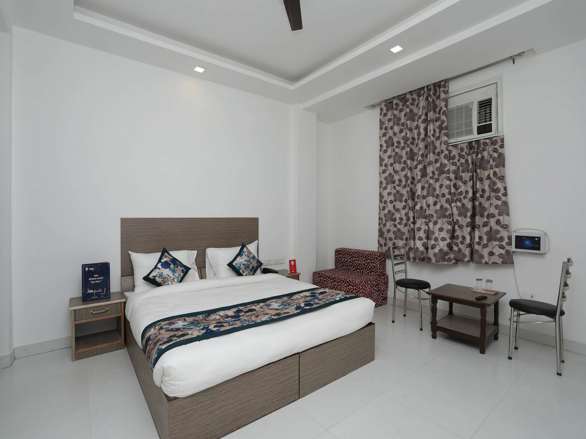 Oyo Qubic Hotel 3*