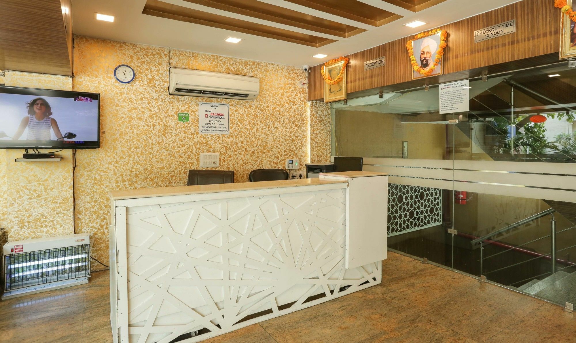 Hotel Treebo Balsons International 3*