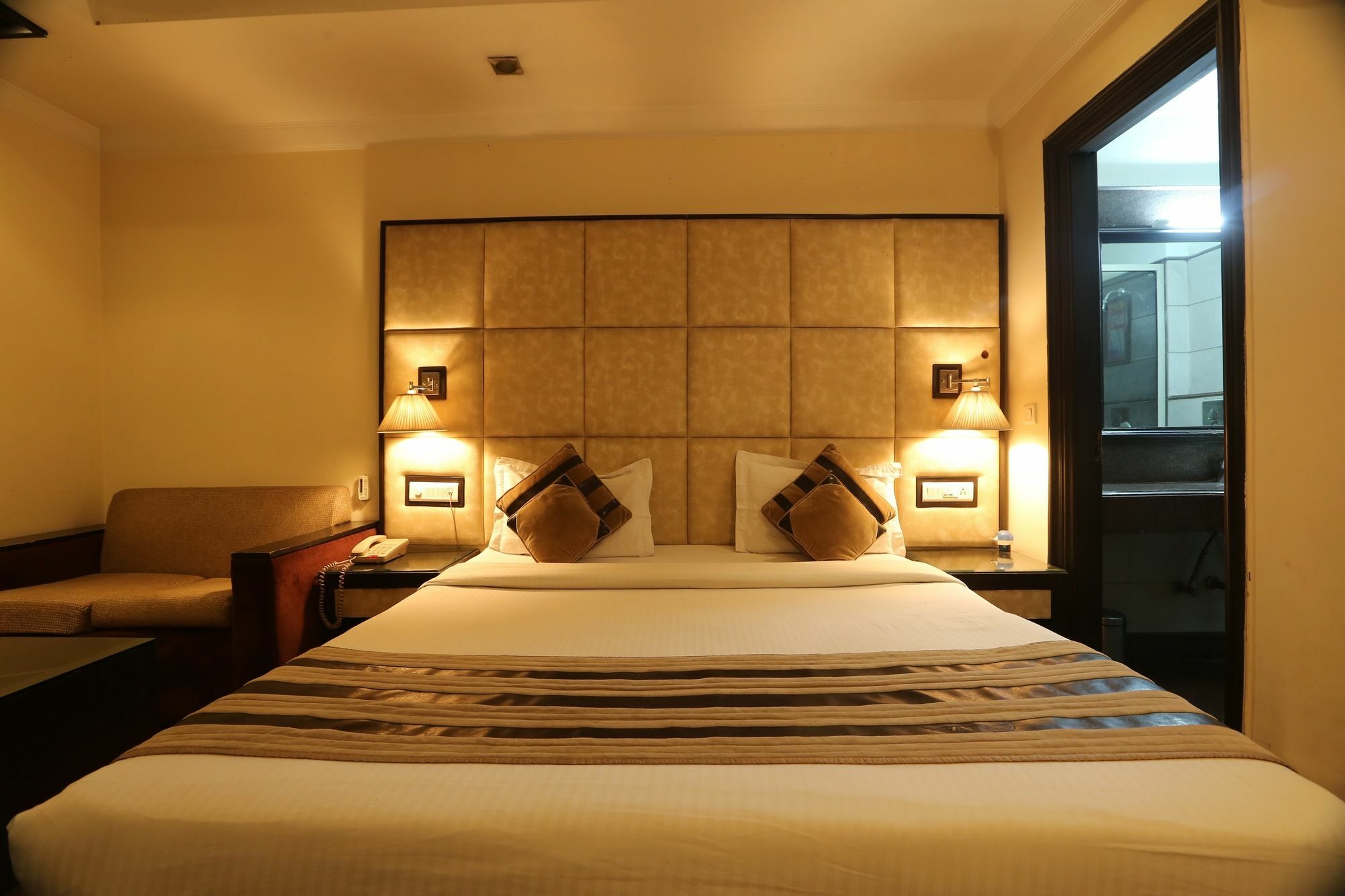 The Oakland Plaza By Orion Inn New Delhi