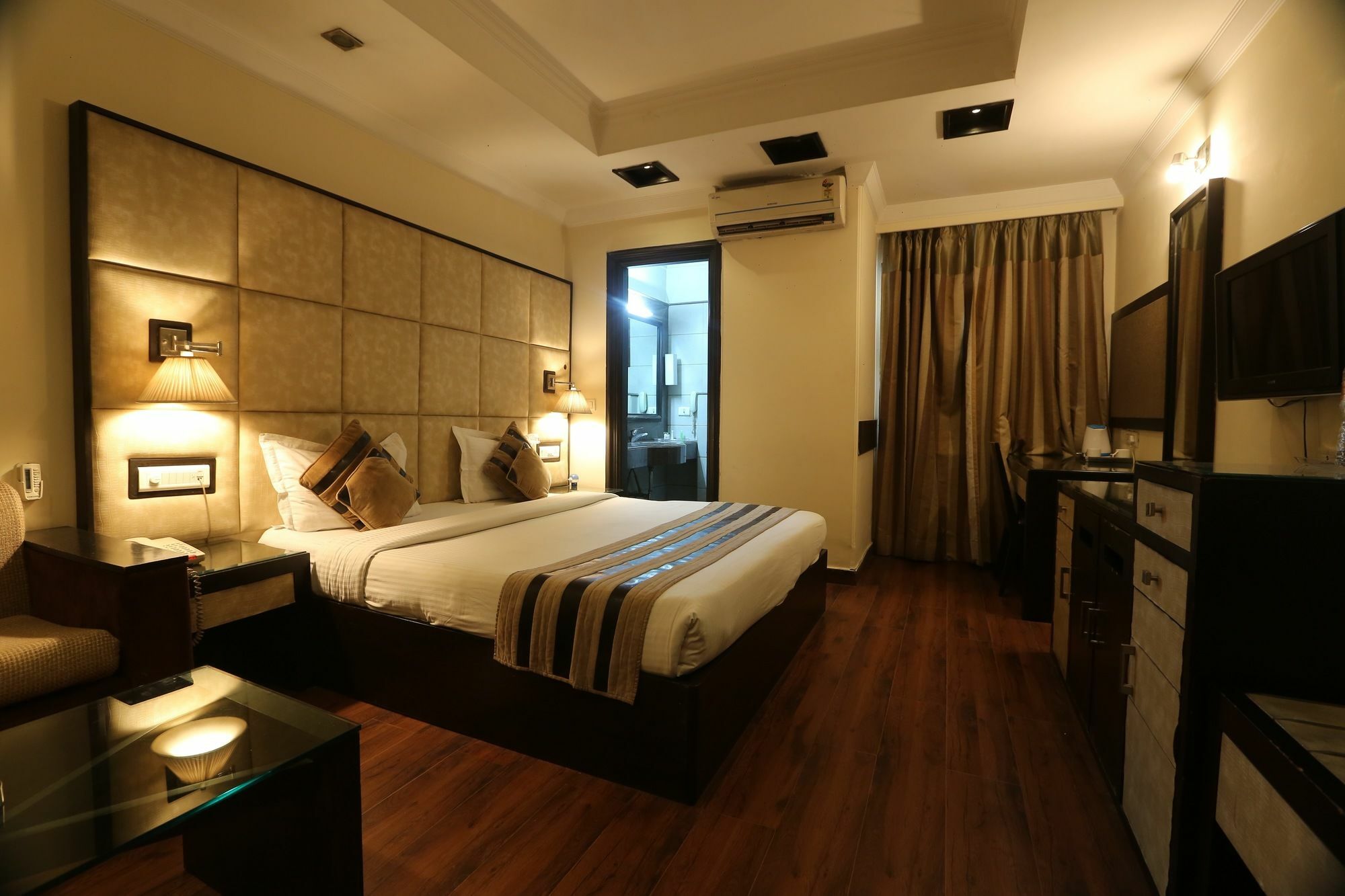Inn The Oakland Plaza By Orion New Delhi