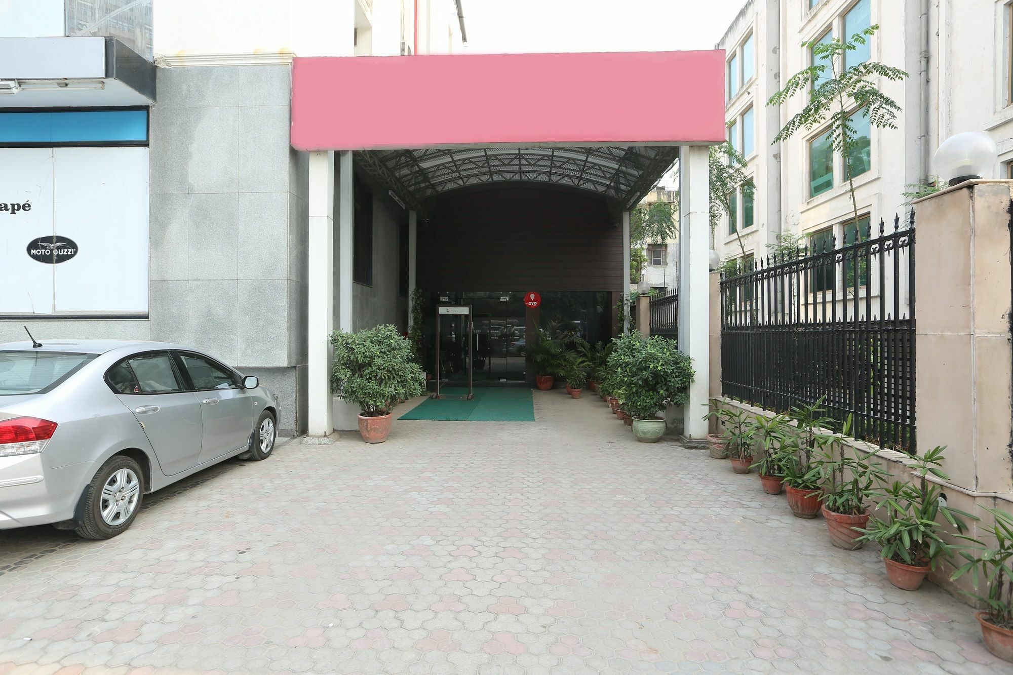 The Oakland Plaza By Orion Inn