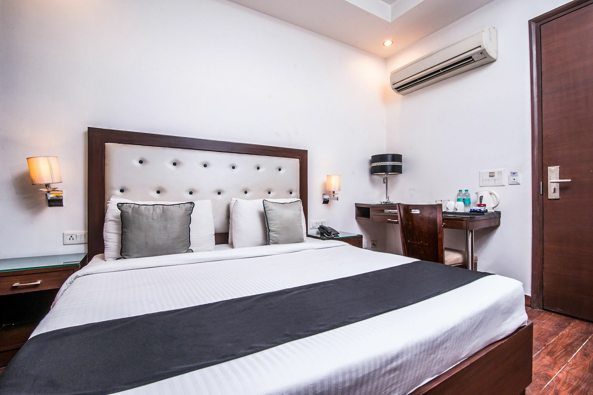 Hotel Capital O 14768 The Grand Vikalp 3*