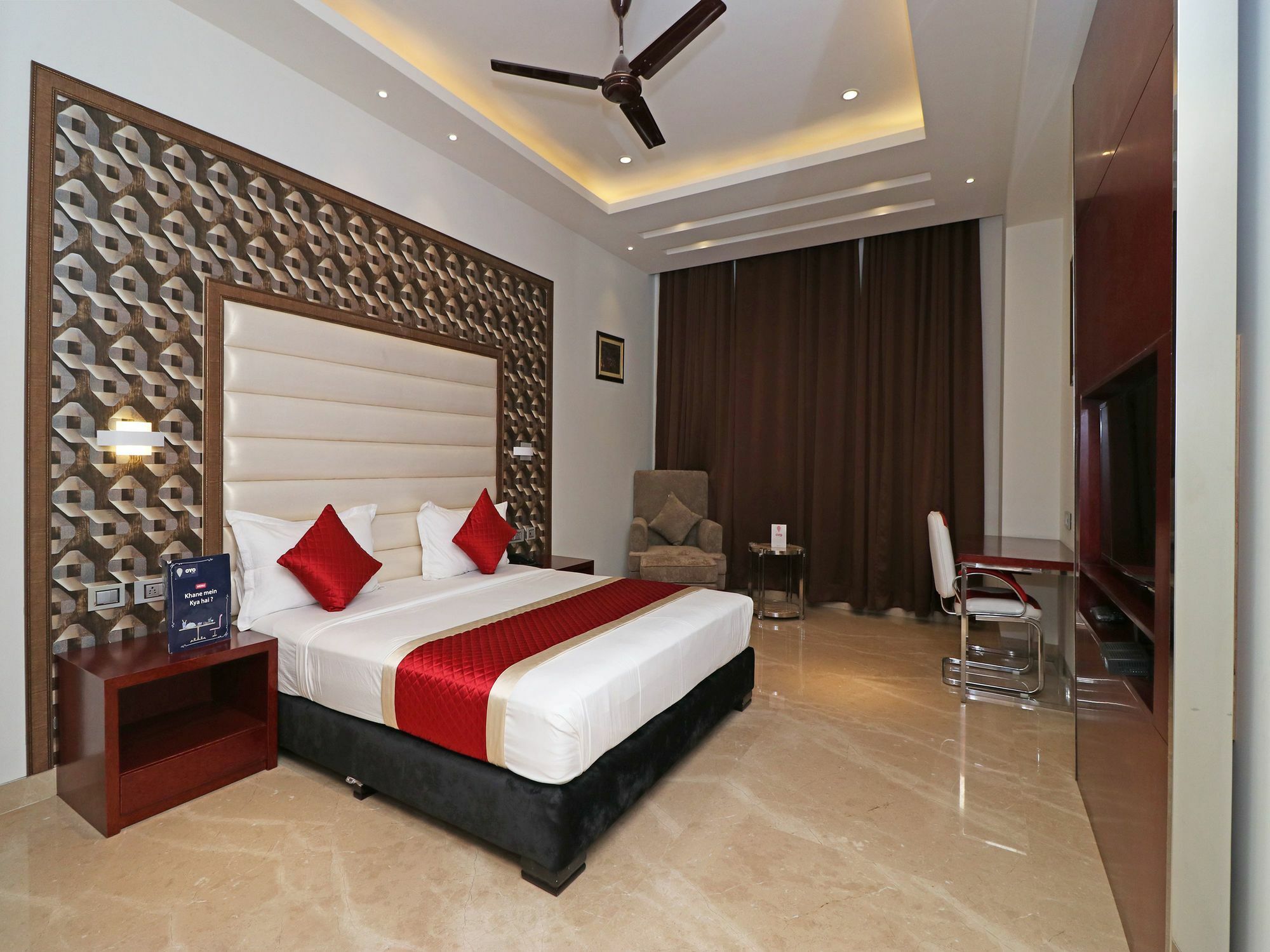 Oyo 12464 C Pearls Hotel Delhi (National Capital Territory of India)