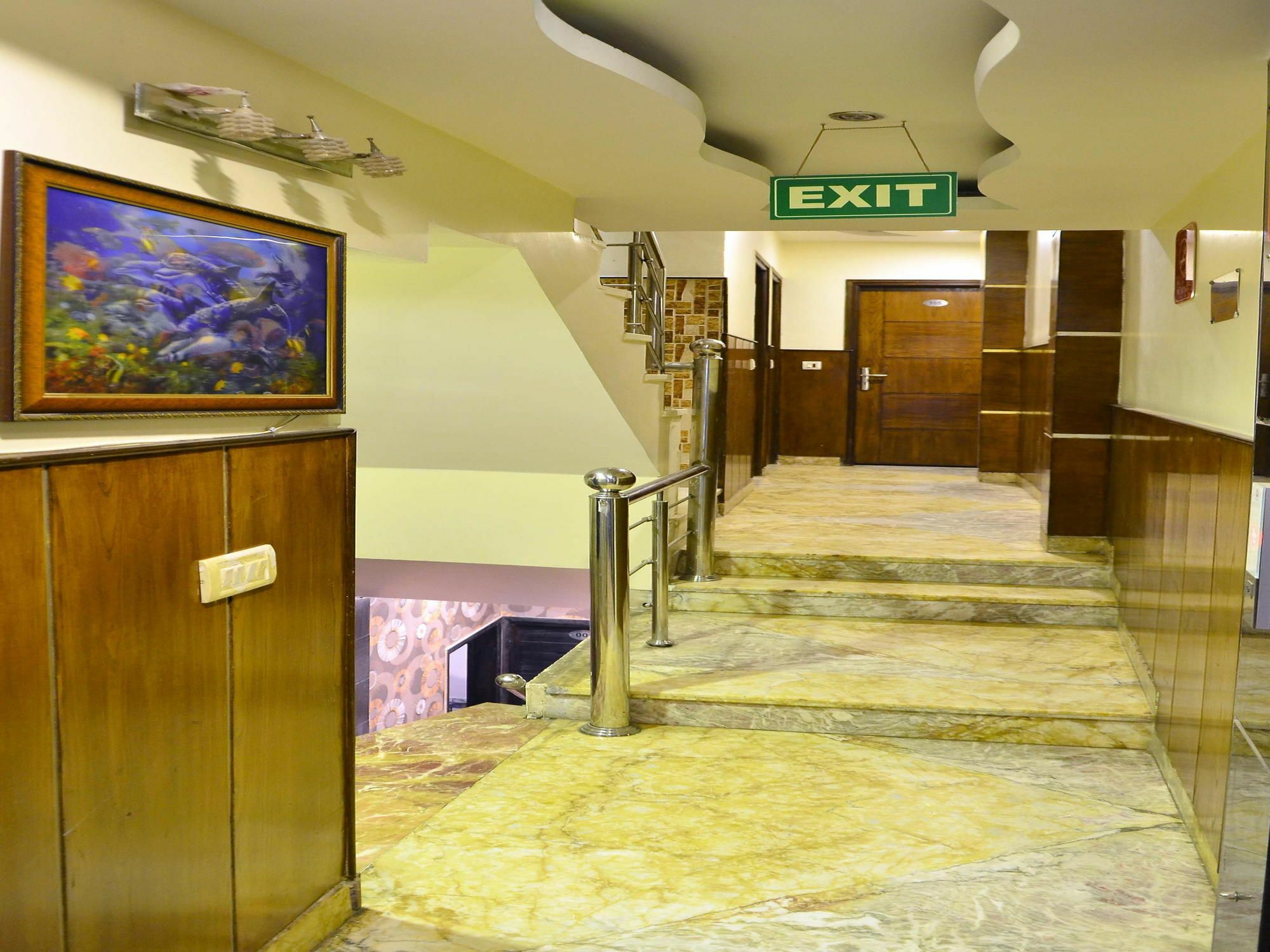 Hotel Oyo 2894 Guru Vas 2*