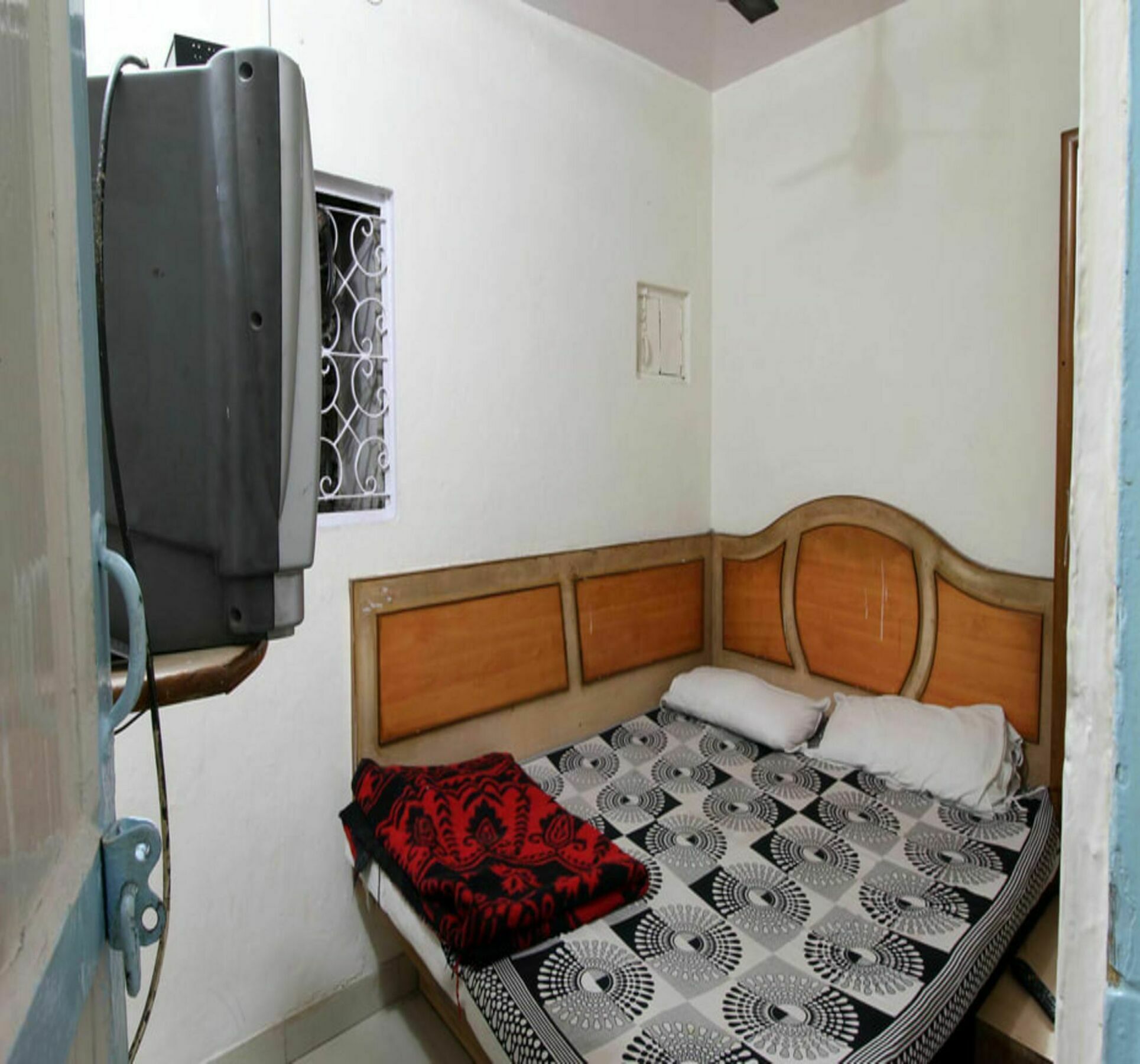 Friends By Backpackers Heaven- Railway Station - Paharganj *