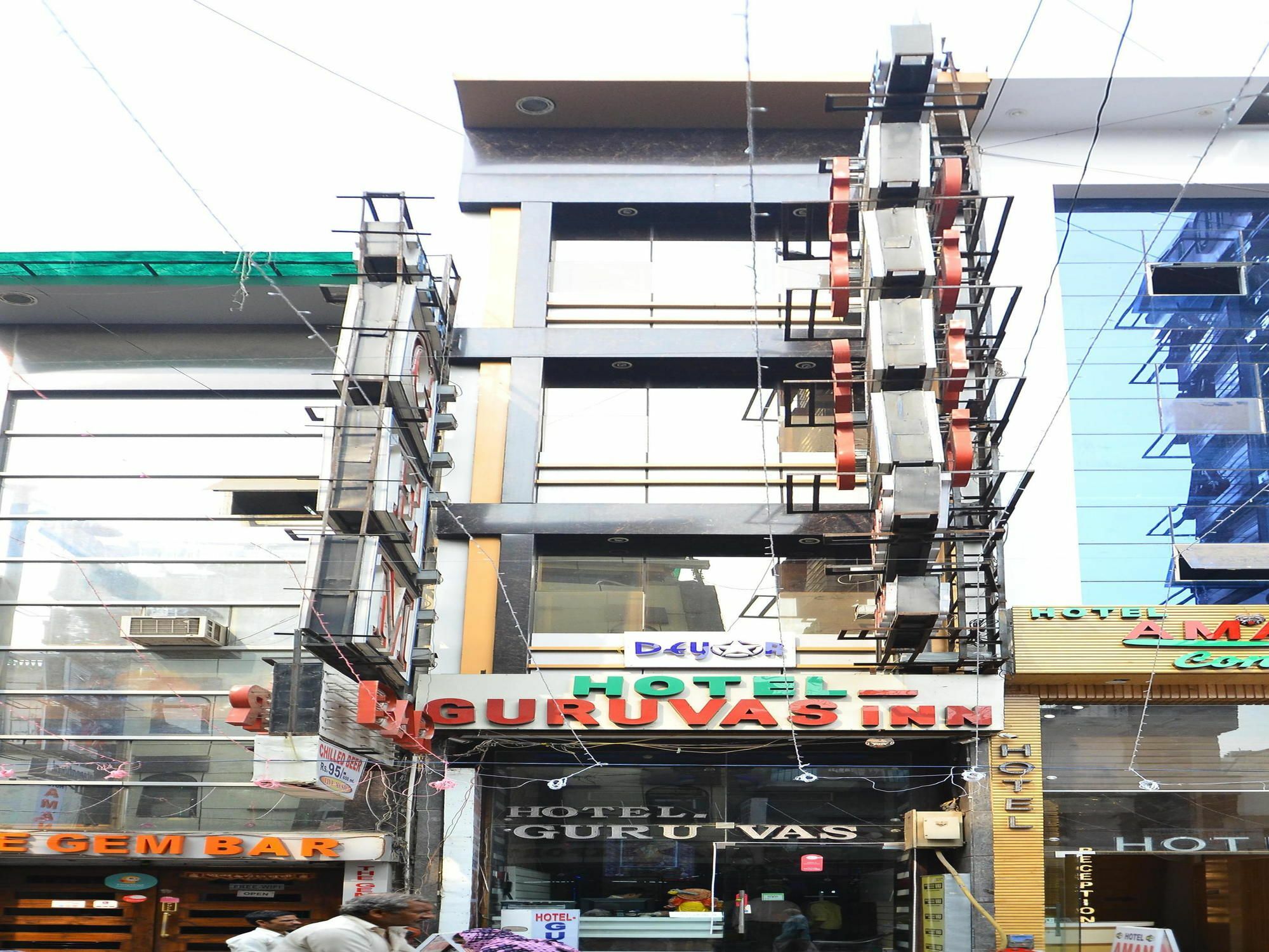 Oyo 2894 Guru Vas 2* New Delhi
