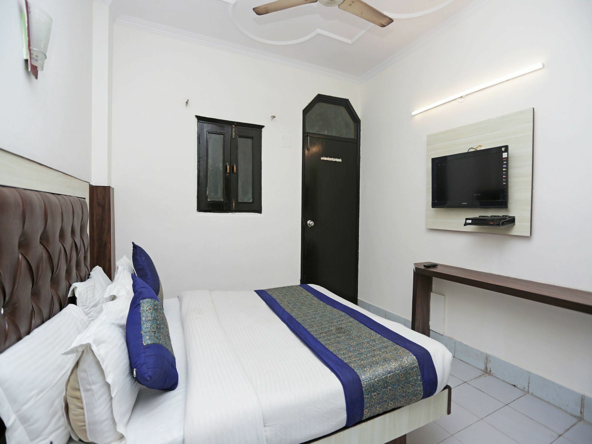 Hotel Oyo 13277 Neelam Palace