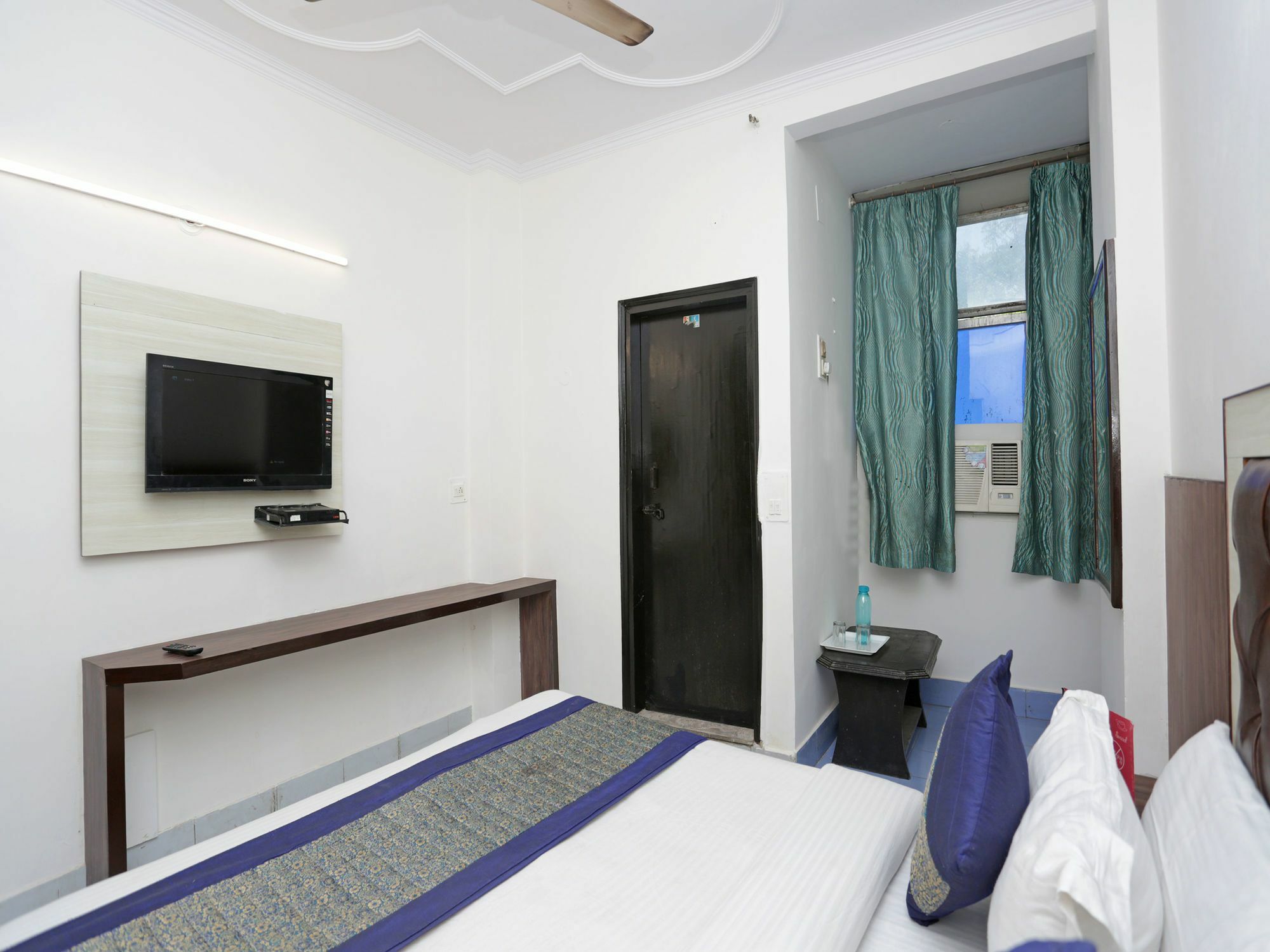Oyo 13277 Neelam Palace Hotel 2*