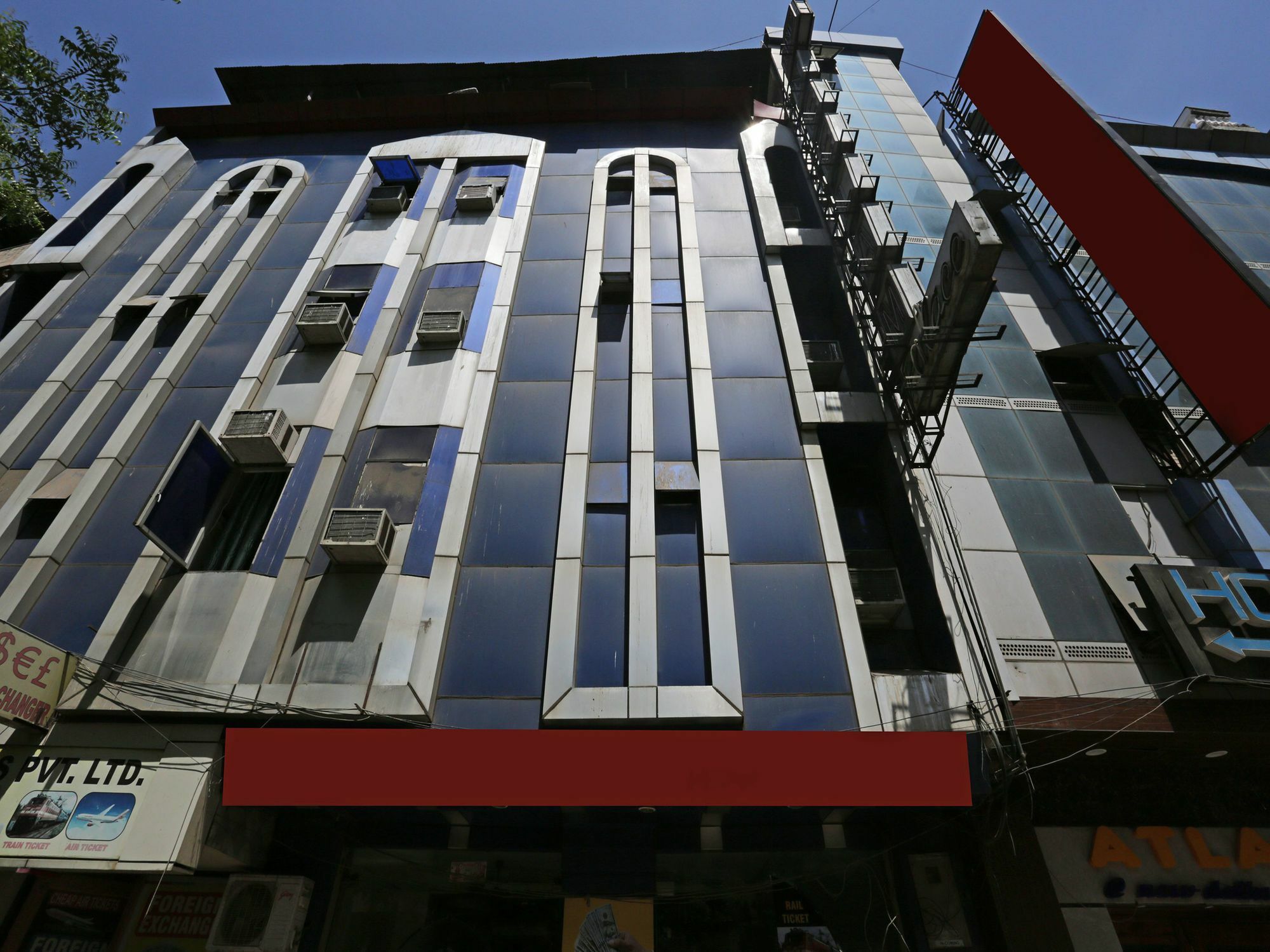 Oyo 13277 Neelam Palace 2*