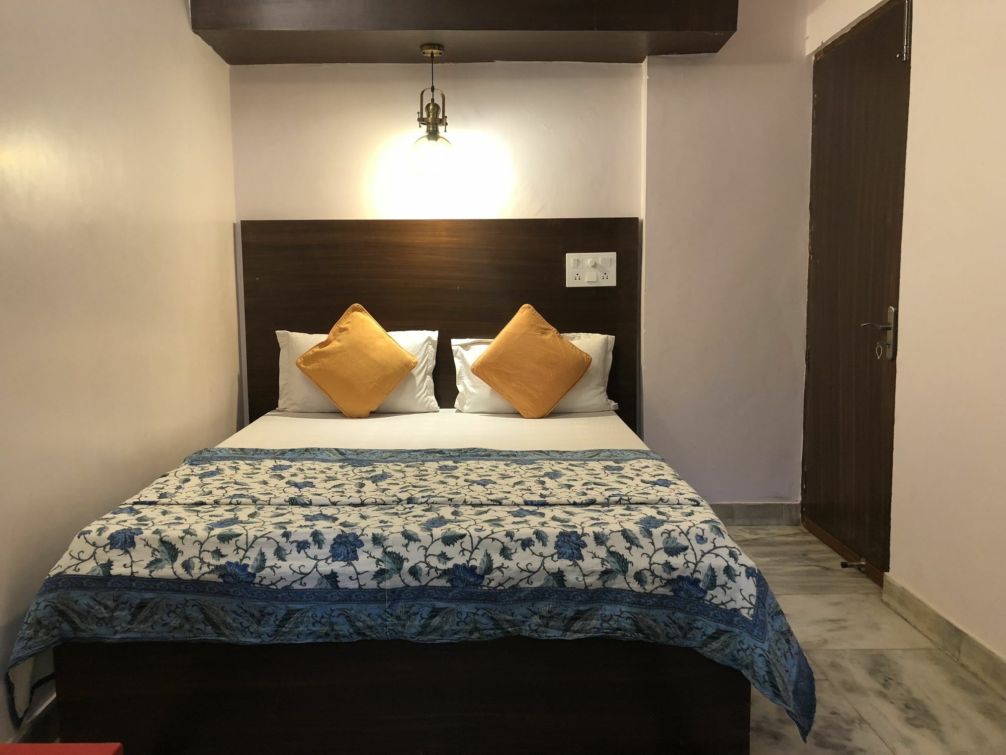 Sailors - C6, Vasant Kunj