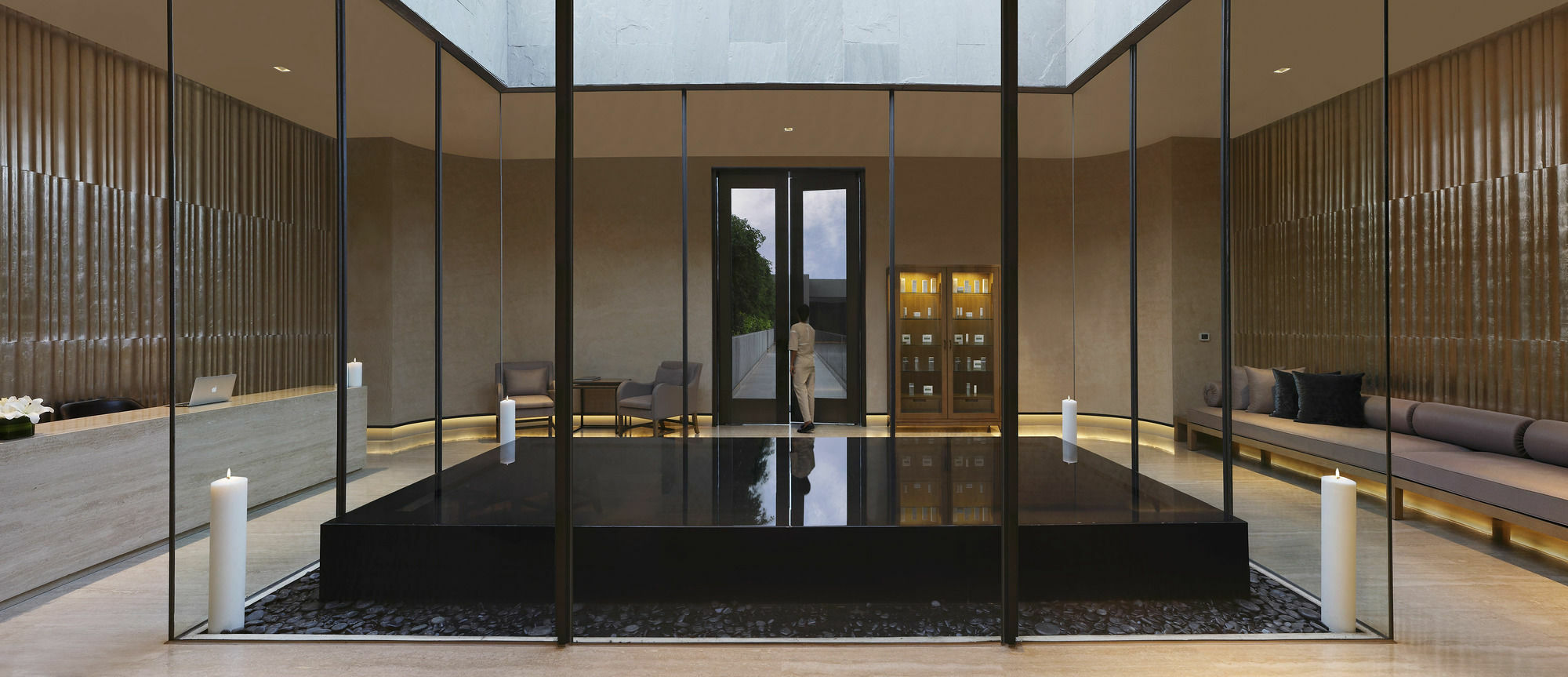 Hotel Roseate House