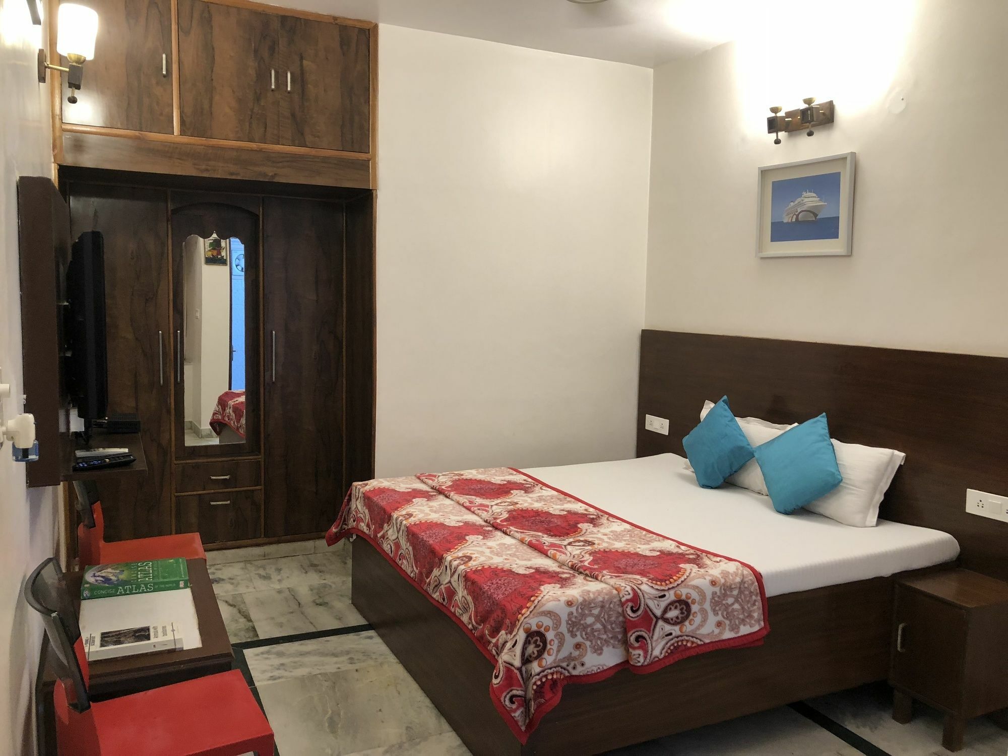 Bed & Breakfast Sailors - C6, Vasant Kunj