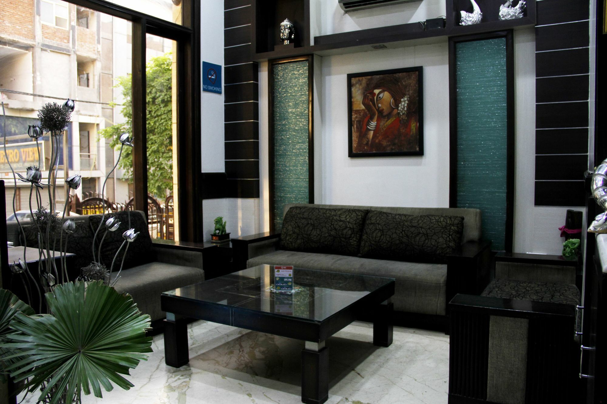 Capital O Metro View Near Satyam Inox Patel Nagar Hotel 3*