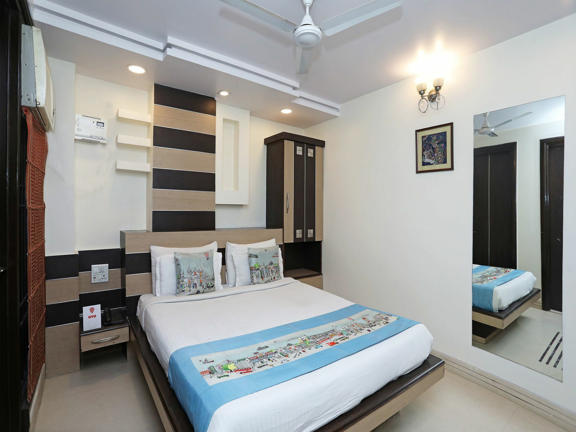 Hotel Capital O Metro View Near Satyam Inox Patel Nagar