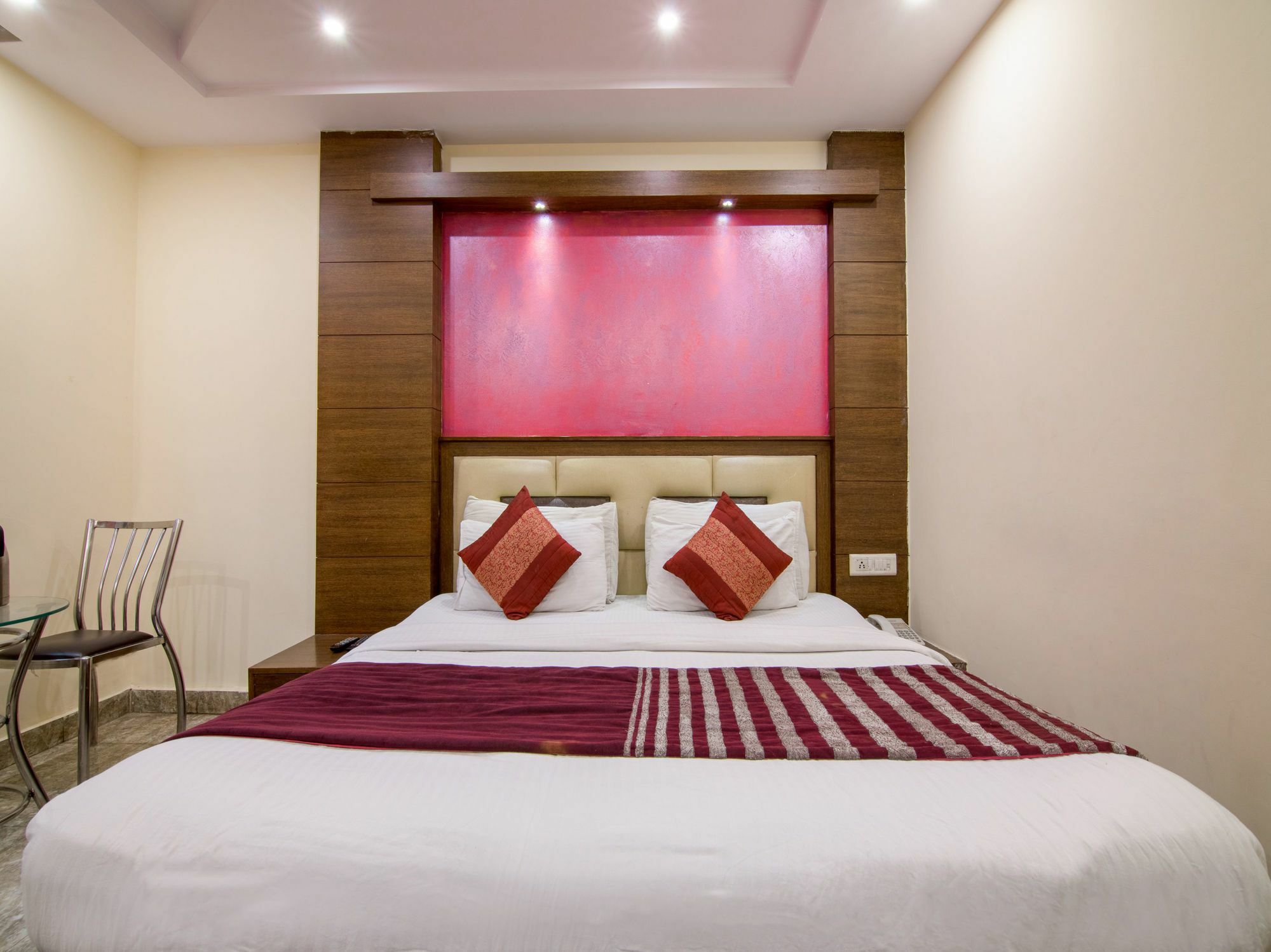 Hotel Oyo 1912 Dada 3*