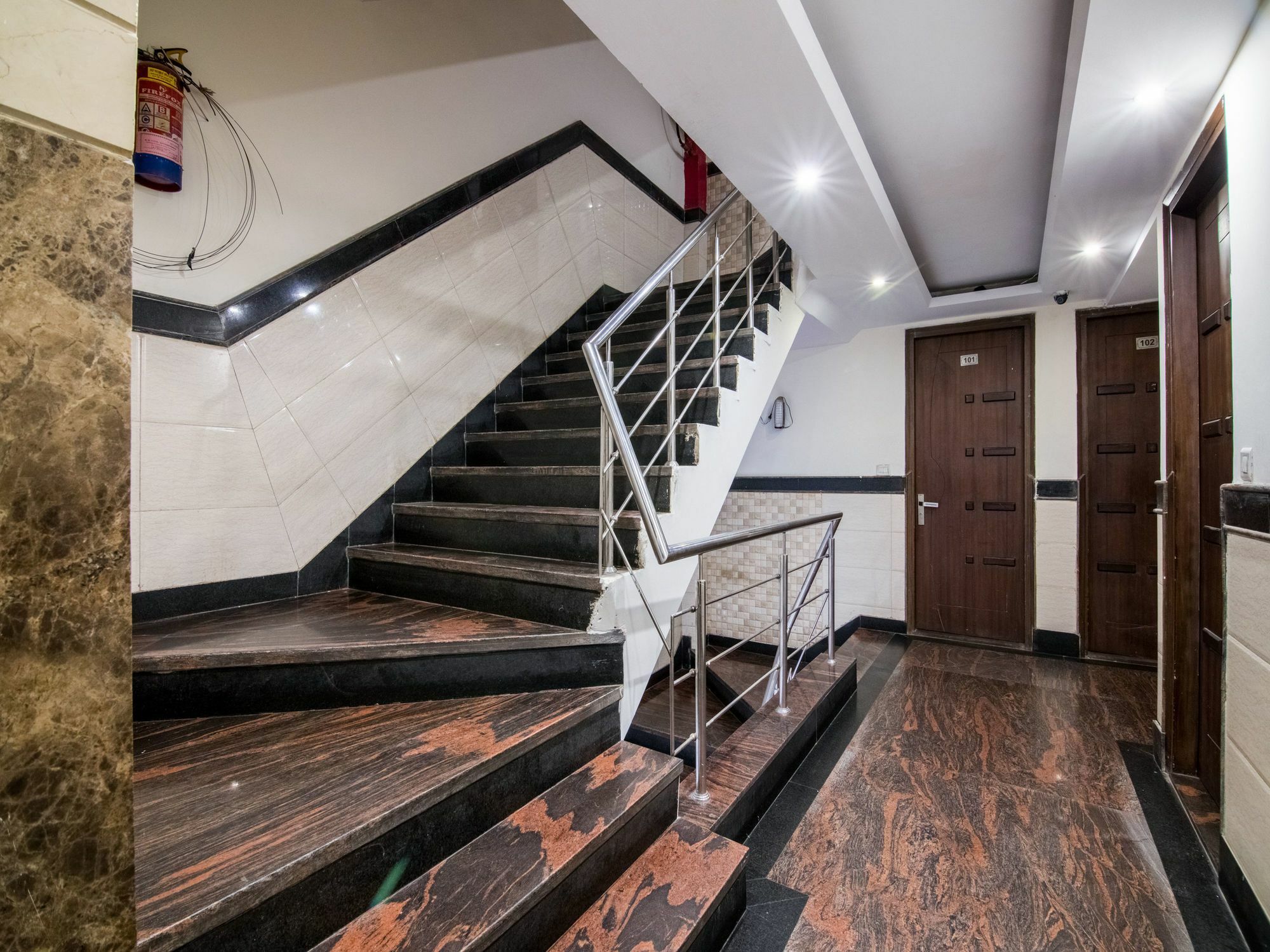 Oyo 1912 Dada Hotel Nova Deli