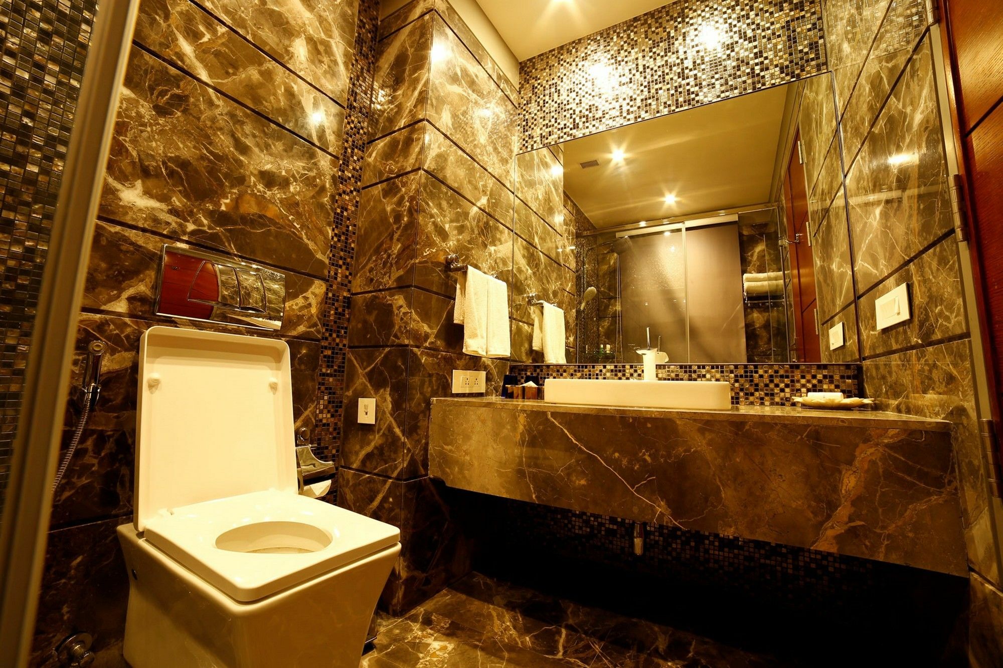 The Jehan By Justa Hotel 4*