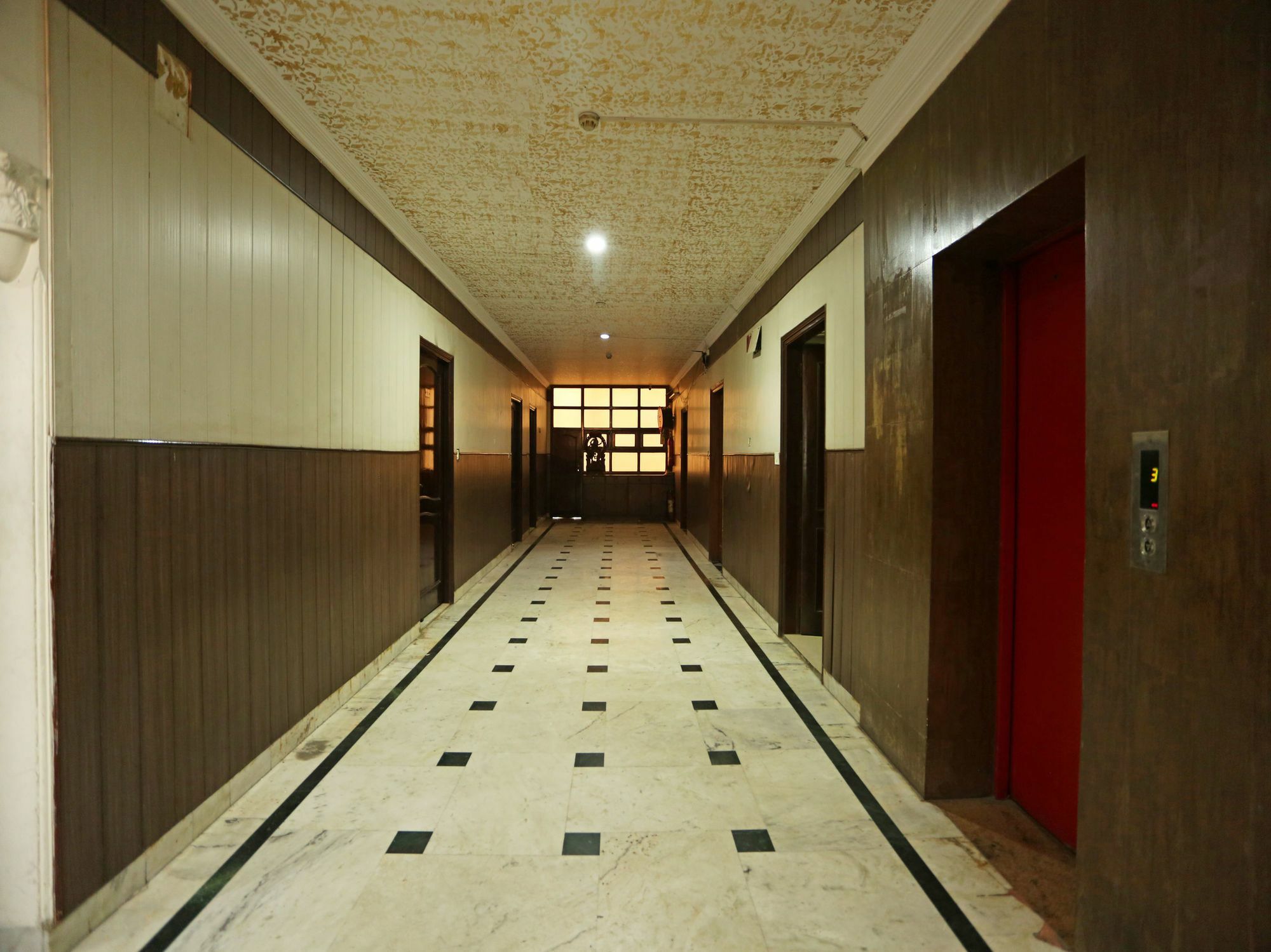 Hotel Capital O Orchid Garden Near Satyam Inox Patel Nagar 3*