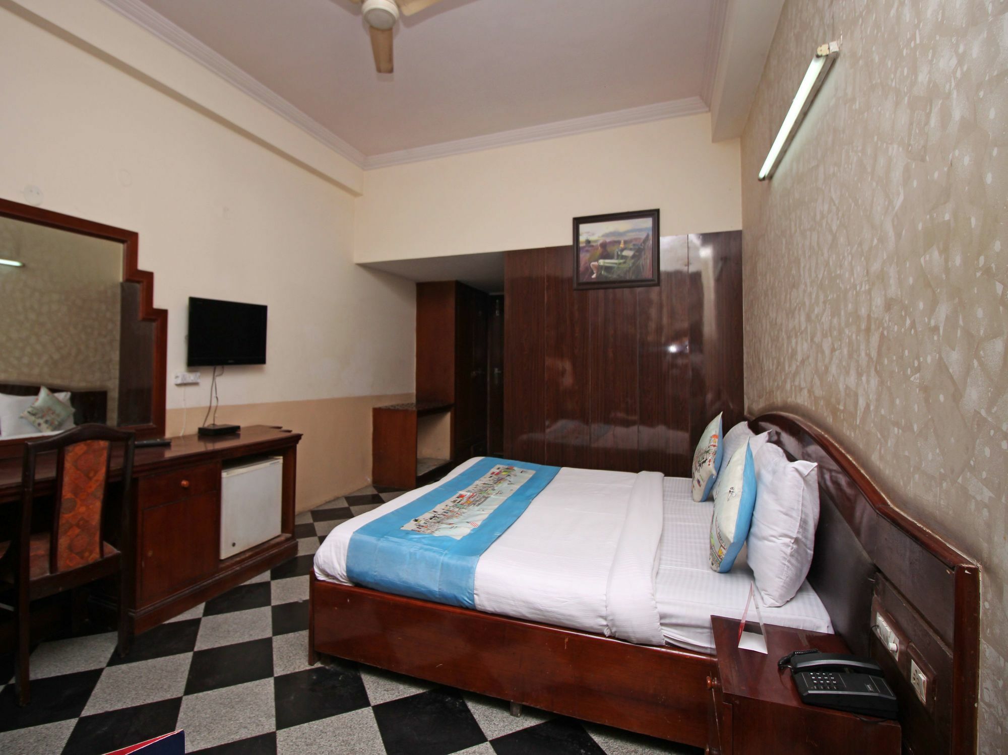 Capital O Orchid Garden Near Satyam Inox Patel Nagar 3* New Delhi