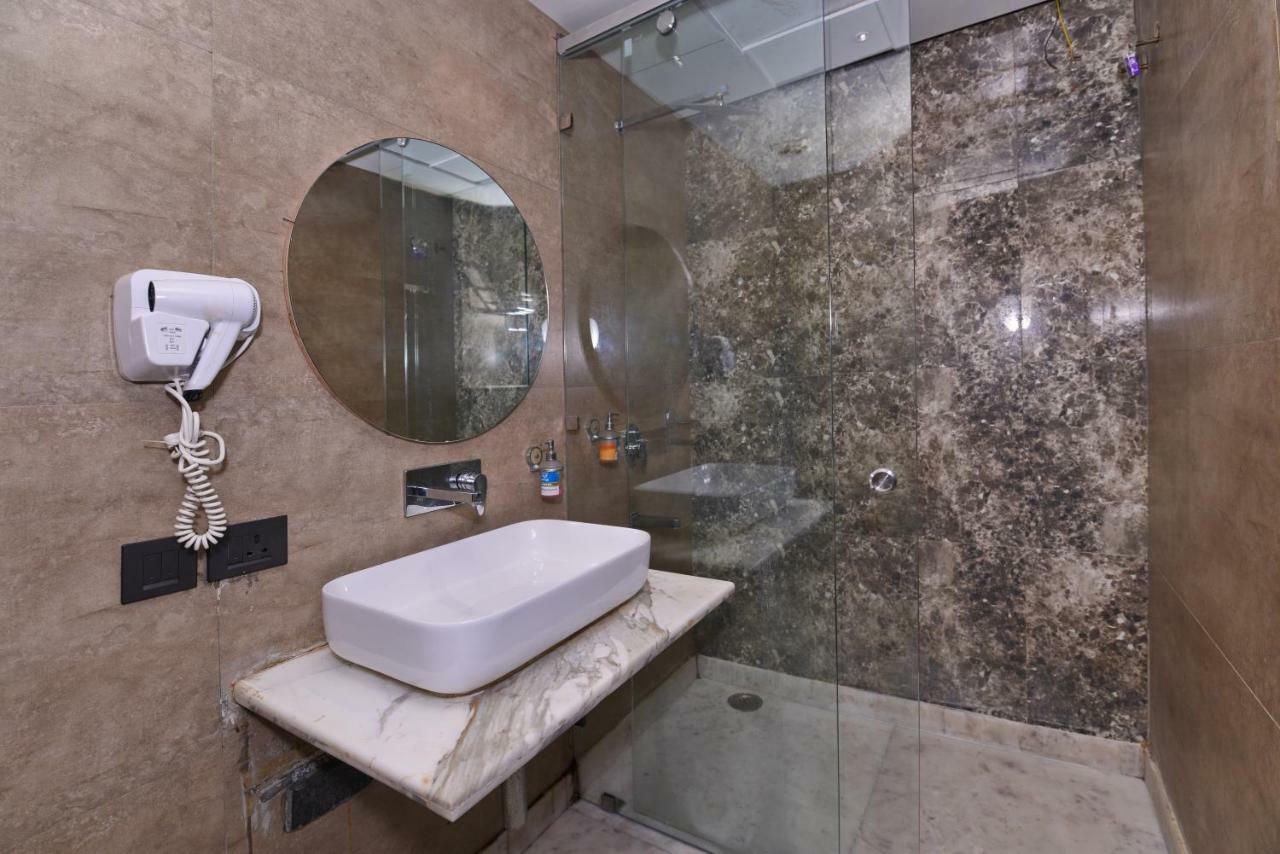 Staybook Nitya Maharani Free Airport Pickup 4* New Delhi