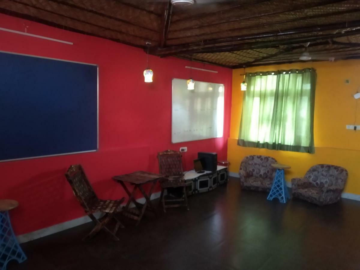 Bunk Hostel Delhi Albergue *
