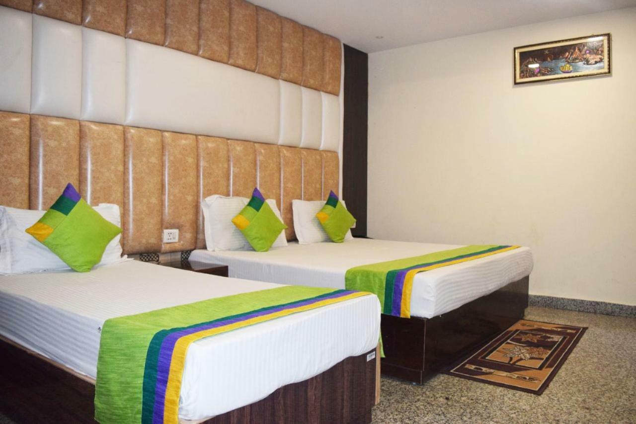 Airport The Paramont 3*