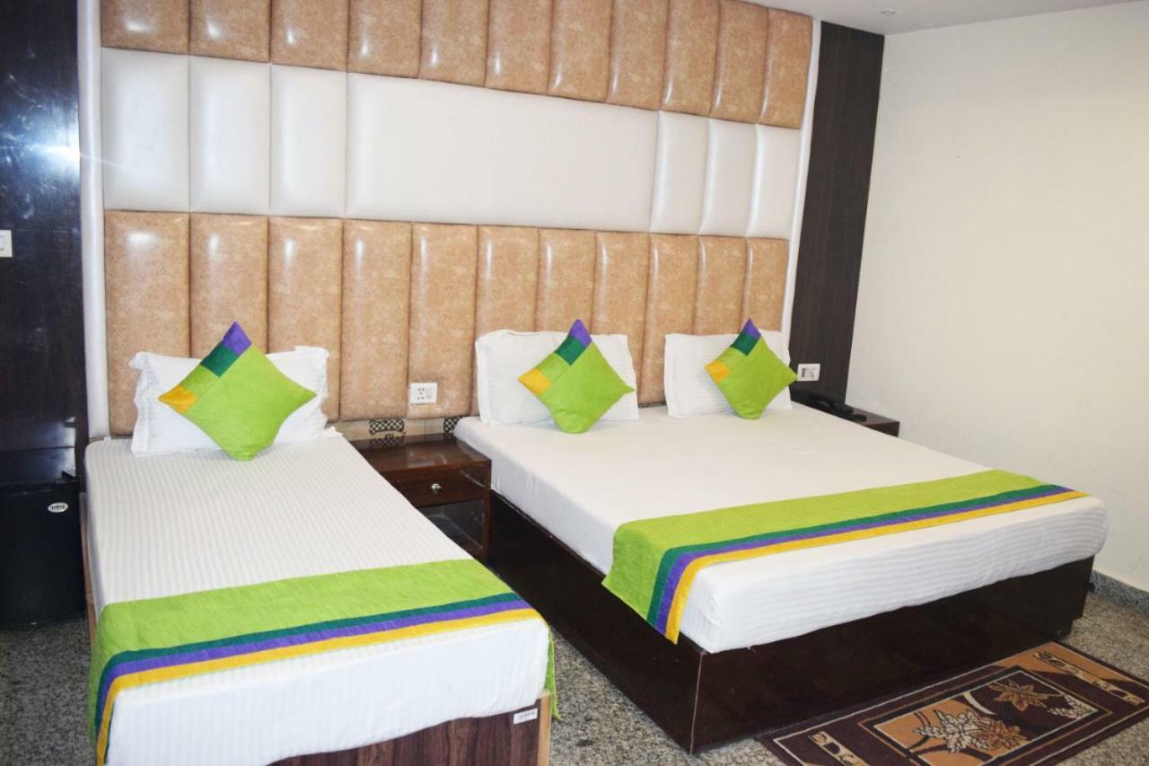 Airport The Paramont 3*