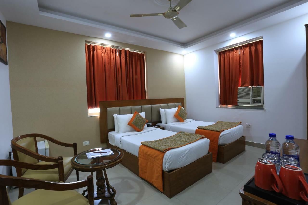 Hotel The Lohmod - Near Delhi Airport 4*
