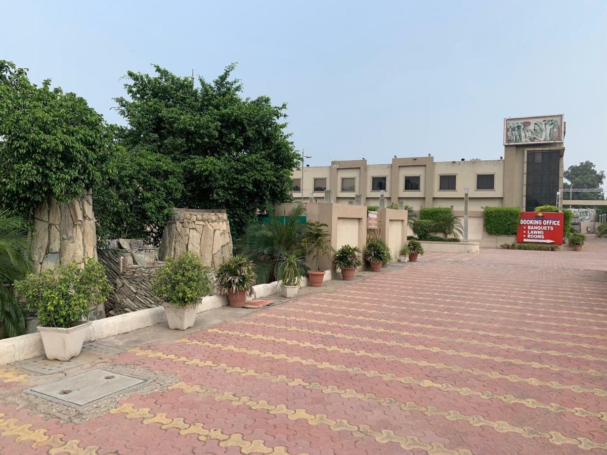 Hotel Mohan Vilaas 3*