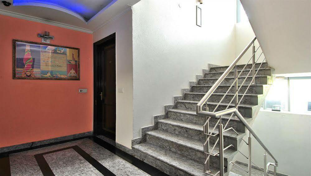 Fabhotel Cosy Palace Hotel Nova Deli