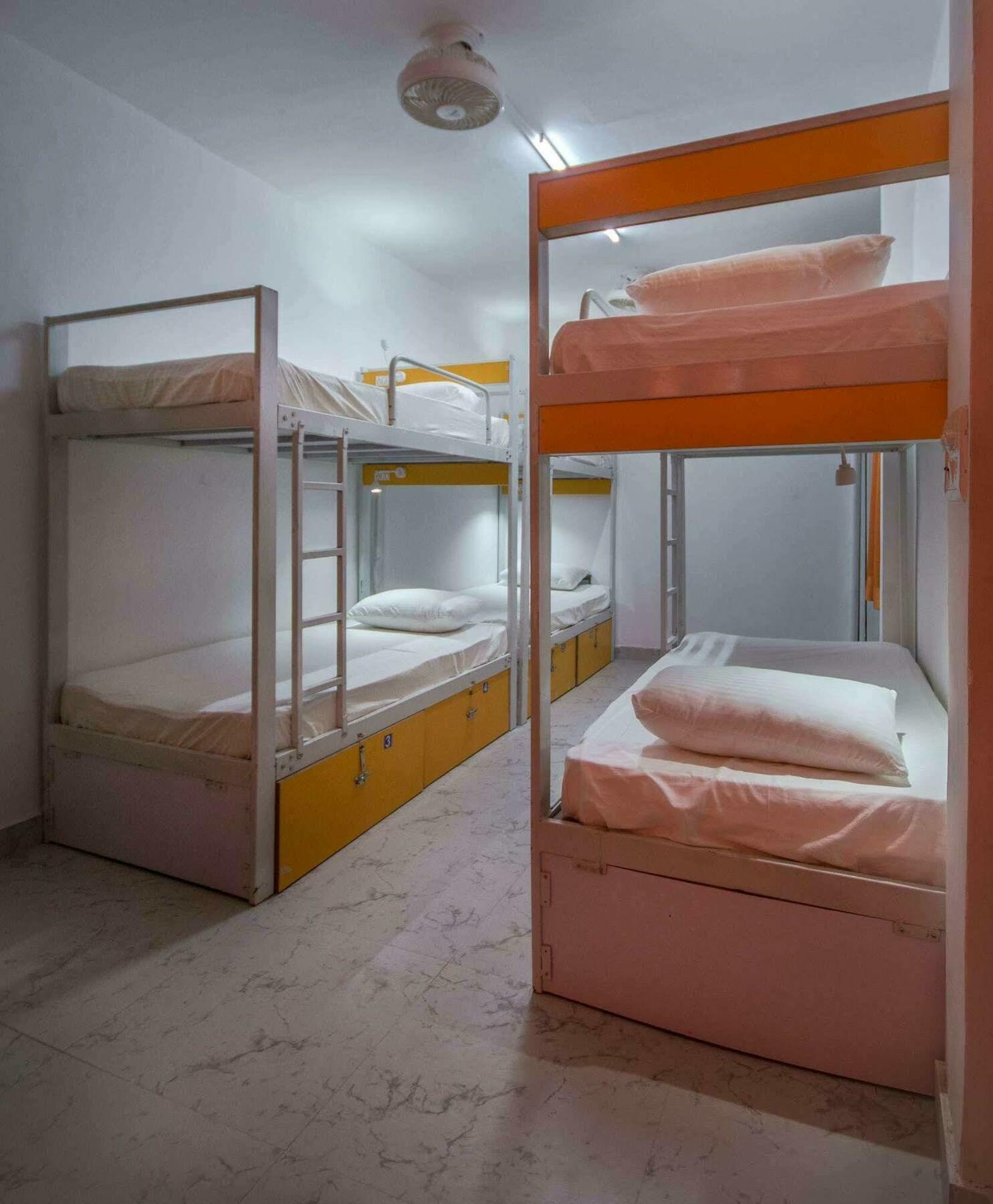 Bunk Hostel Delhi *