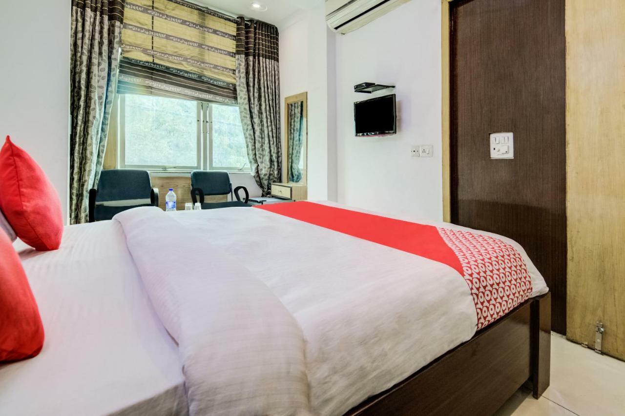 Oyo 23053 Millenium Residency 3*