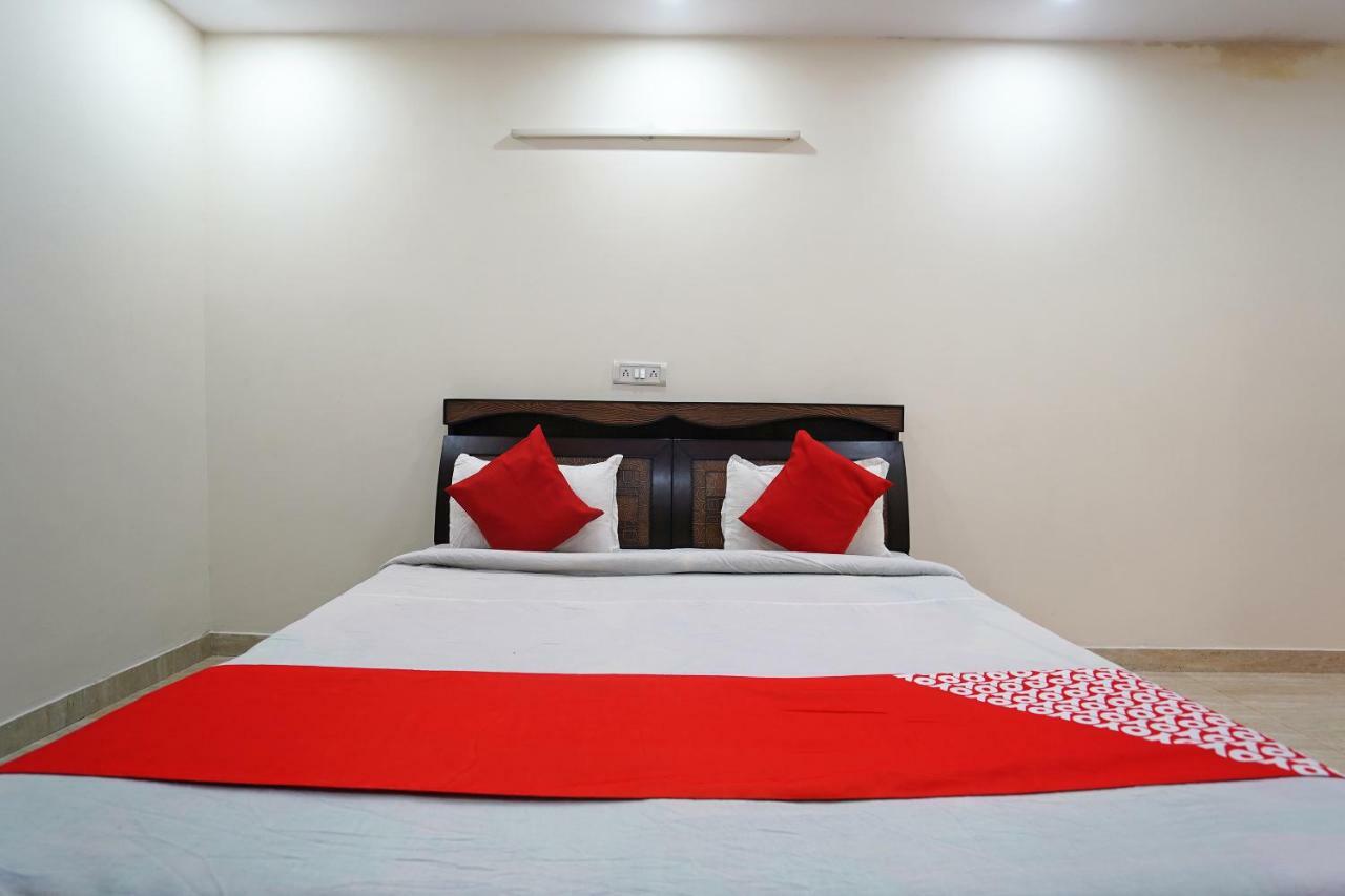 Oyo Sunroof Residency Near Dlf Avenue Saket 3* New Delhi