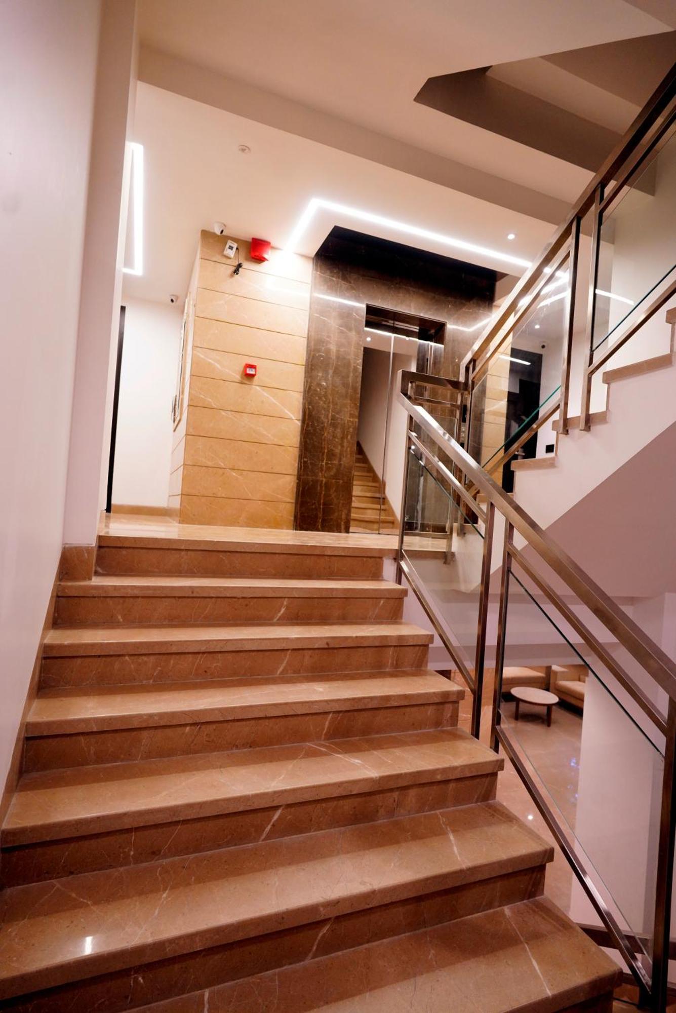 Pride With Free Airport Pickup Hotel 4*