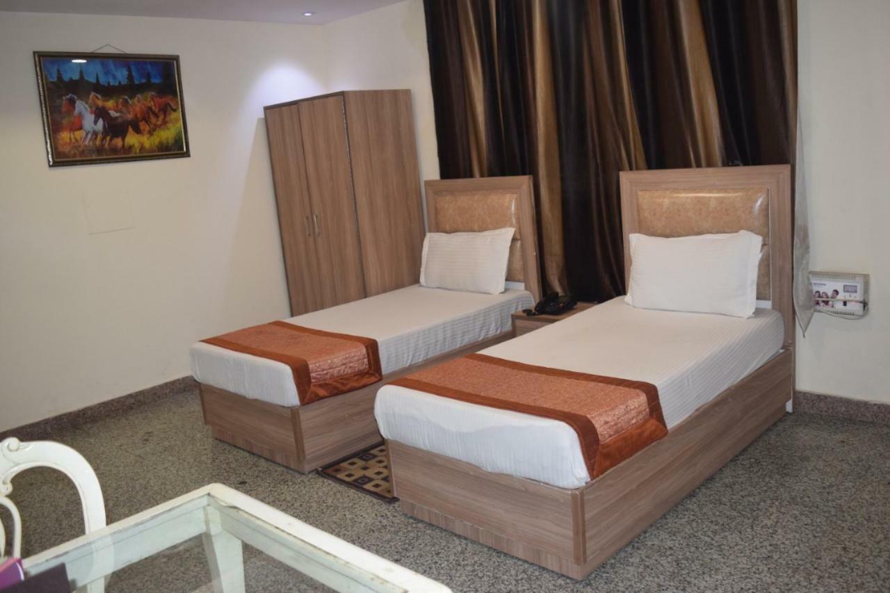 Hotel Airport The Paramont