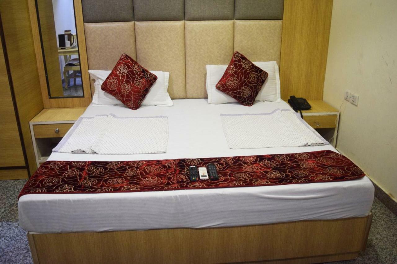 Hotel Airport The Paramont 3*