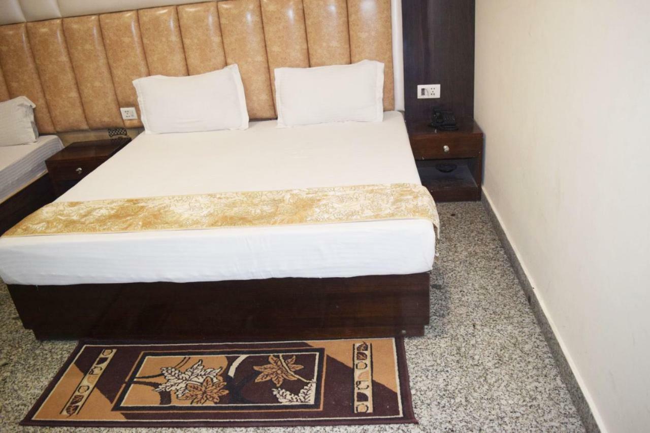 Airport The Paramont Hotel 3*
