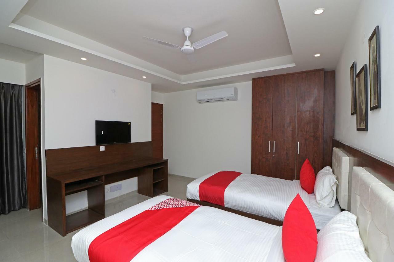 Hotel Oyo 37722 Silver Oak Luxury Comfort New Delhi