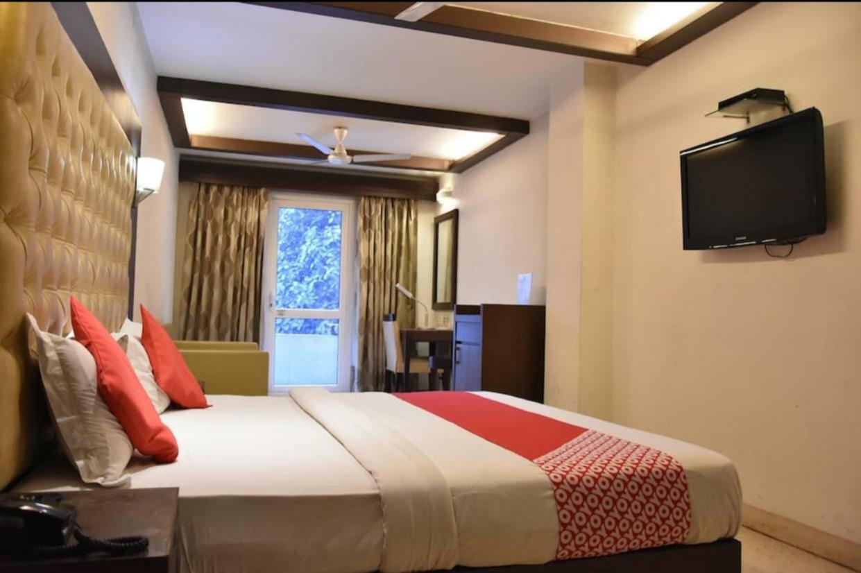 Metropolis Tourist 3* New Delhi