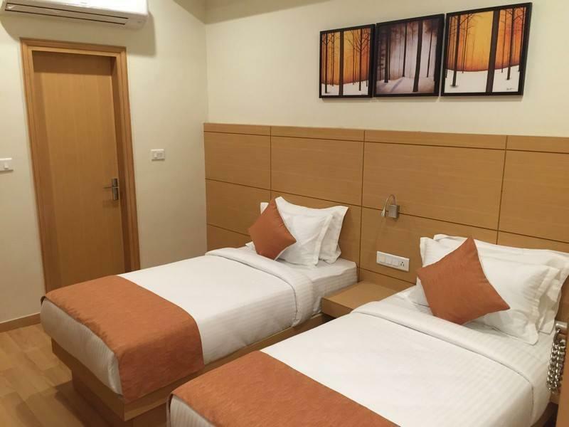 Oyo 5244 Galaxy Hotel New Delhi
