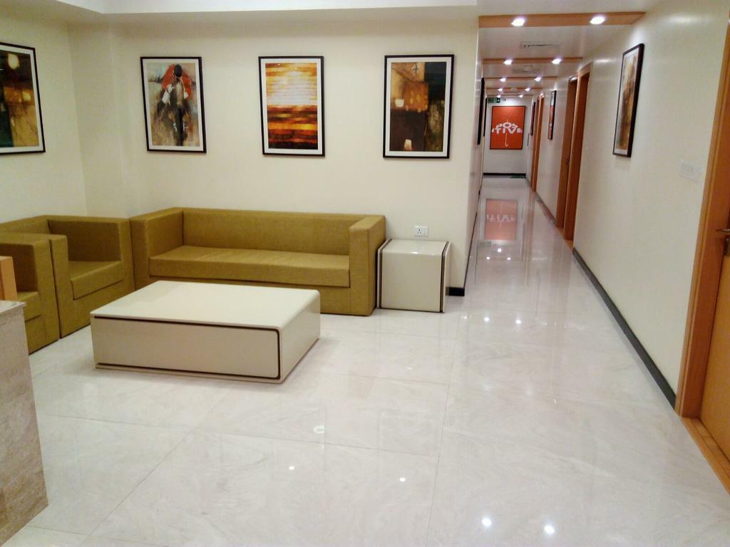 Oyo 5244 Galaxy Hotel 3*