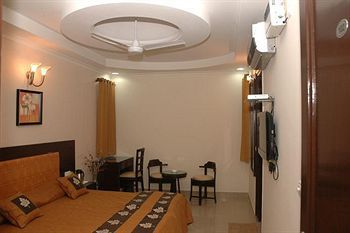 Fabhotel Cosy Palace Nova Deli