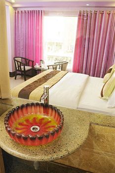 Grand Plaza Hotel 3*