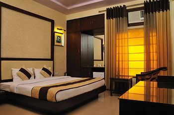 Grand Plaza Hotel New Delhi
