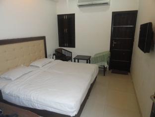 Treebo Mehar Castle Hotel 2*