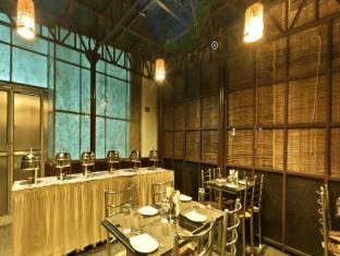 Shreyans Hotel 3*