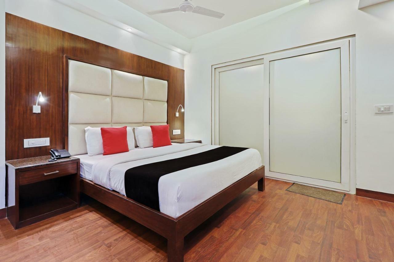Capital O 2242 Yuvraj Deluxe Hotel New Delhi