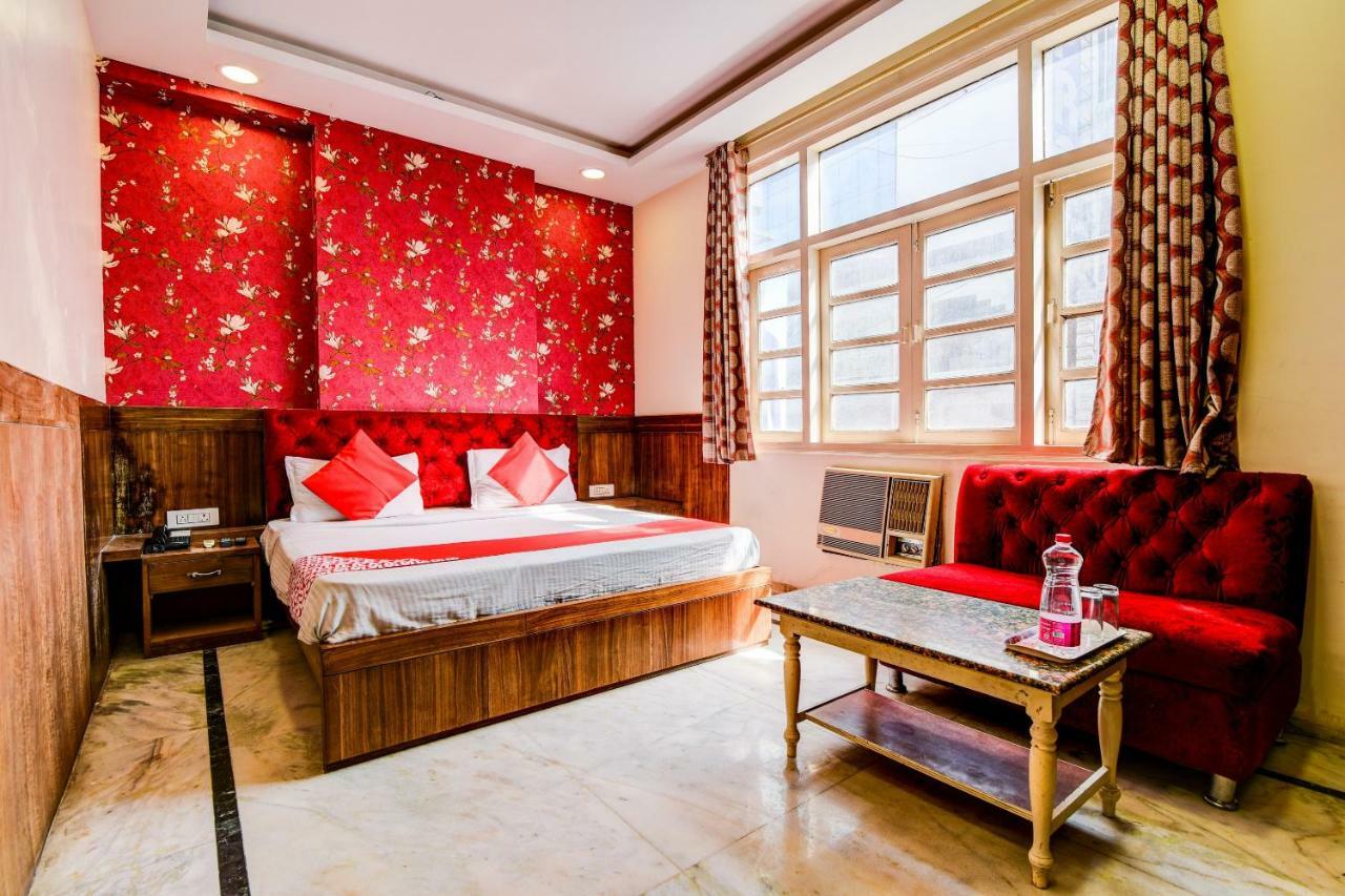 Rahul Palace By Golden Tree Near Metro Station And Ajmal Khan Market Hotel 3*