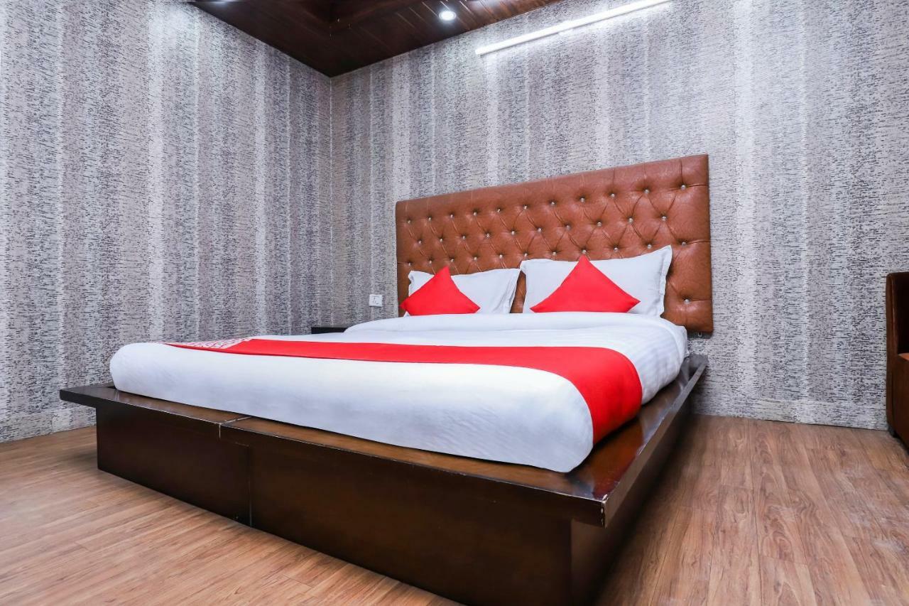 Oyo 28357 Mannat Hotel 3*